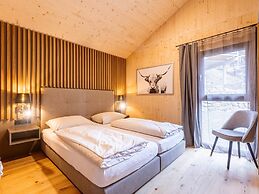 Lavish Chalet With hot tub