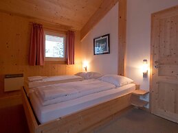 Pretty Chalet With Whirlpool