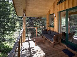 Pretty Chalet With Whirlpool