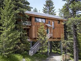 Pretty Chalet With Whirlpool