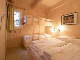 Pretty Chalet With Whirlpool