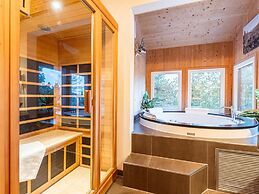 Amazing Chalet With Infrared Sauna