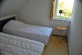 Amazing Bungalow With Garden