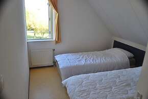 Amazing Bungalow With Garden