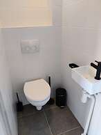 Amazing Bungalow With Garden