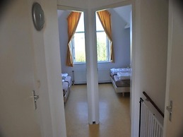 Amazing Bungalow With Garden