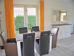 Amazing Bungalow With Garden