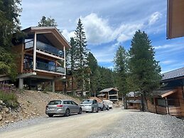 Amazing Chalet With Mountain Views