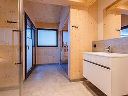 Amazing Chalet With Mountain Views