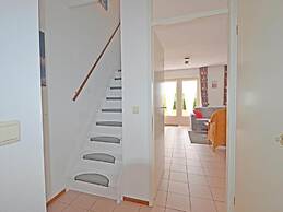 Cosy Bungalow Near the Beach