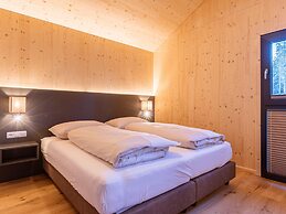 Charming Chalet With hot tub on Balcony