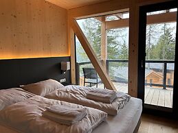 Charming Chalet With hot tub on Balcony