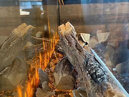 Charming Chalet With hot tub on Balcony