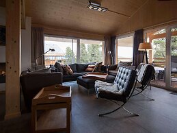 Amazing Chalet With hot tub