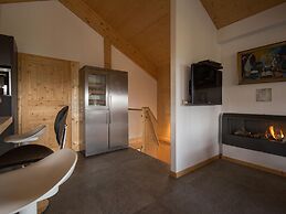 Amazing Chalet With hot tub