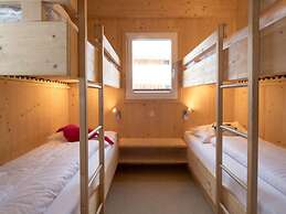 Amazing Chalet With hot tub