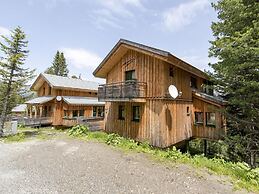 Amazing Chalet With hot tub