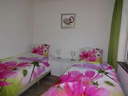 Mesmerising Holiday Home With Garden