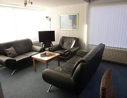 Spacious Holiday Home With Garden