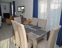 Amazing Holiday Home With Garden