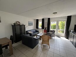 Snug Holiday Home With Garden