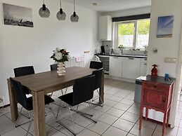 Snug Holiday Home With Garden