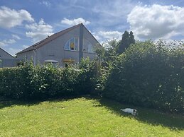 Snug Holiday Home With Garden