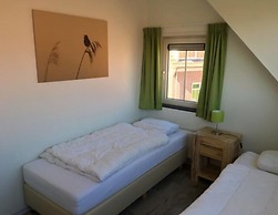 Elegant Holiday Home With Garden