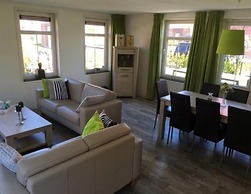 Elegant Holiday Home With Garden