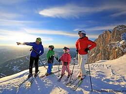 Apartment With Roof Terrace