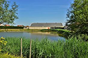 Lively Bungalow on the Water