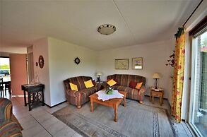 Lively Bungalow on the Water