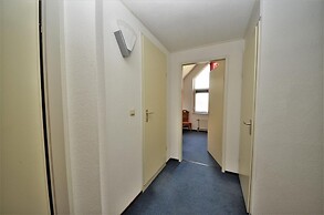 Lively Bungalow on the Water