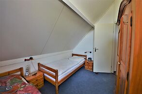 Lively Bungalow on the Water