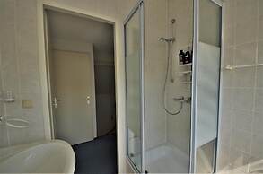 Lively Bungalow on the Water