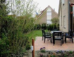 Bungalow in Breskens With Waterfront Jetty