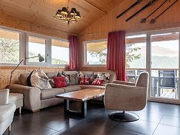 Lively Chalet With hot tub