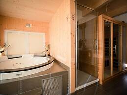 Lively Chalet With hot tub