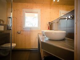 Lively Chalet With hot tub