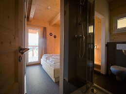 Lively Chalet With hot tub