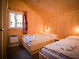 Spacious Chalet With hot tub