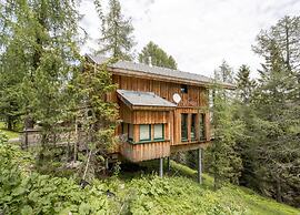 Attractive Chalet With hot tub