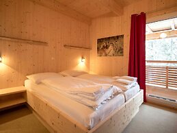 Modern Cottage With Whirlpool