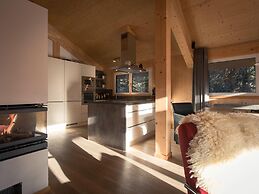 Modern Cottage With Whirlpool