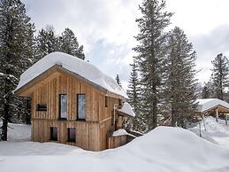 Modern Cottage With Whirlpool