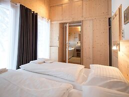 Modern Cottage With Whirlpool