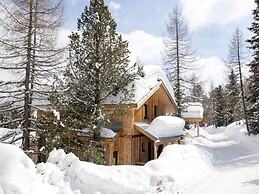 Luxurious Chalet With Outdoor Whirlpool