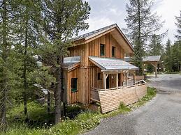 Luxurious Chalet With Outdoor Whirlpool