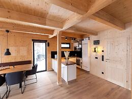 Luxurious Chalet With Outdoor Whirlpool