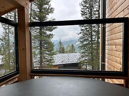 Spacious Chalet With Finnish Sauna